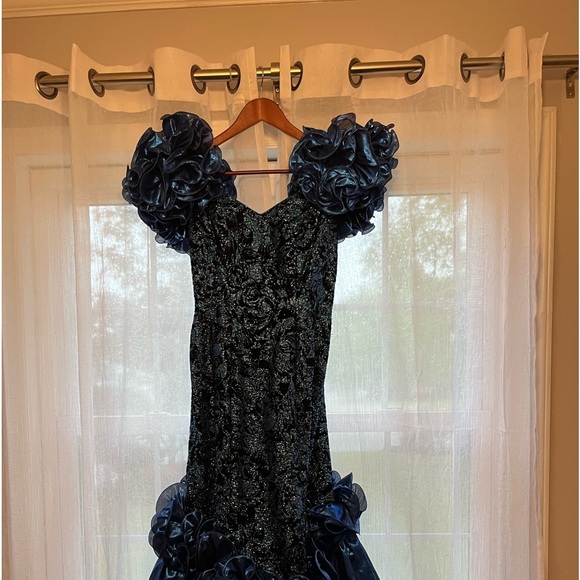 Dresses Long Mermaid Fit Sparkled Black Velvet Royal Blue Ruffled